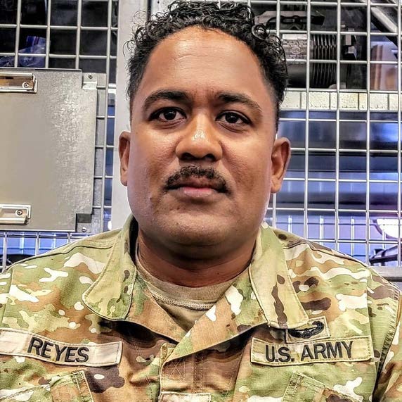 A photo of SCEC Class of '98 veteran Edwin Reyes in his U.S. Army uniform.