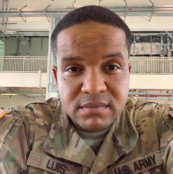 A photo of SCEC Class of '98 veteran Felipe Luis in his U.S. Army uniform.